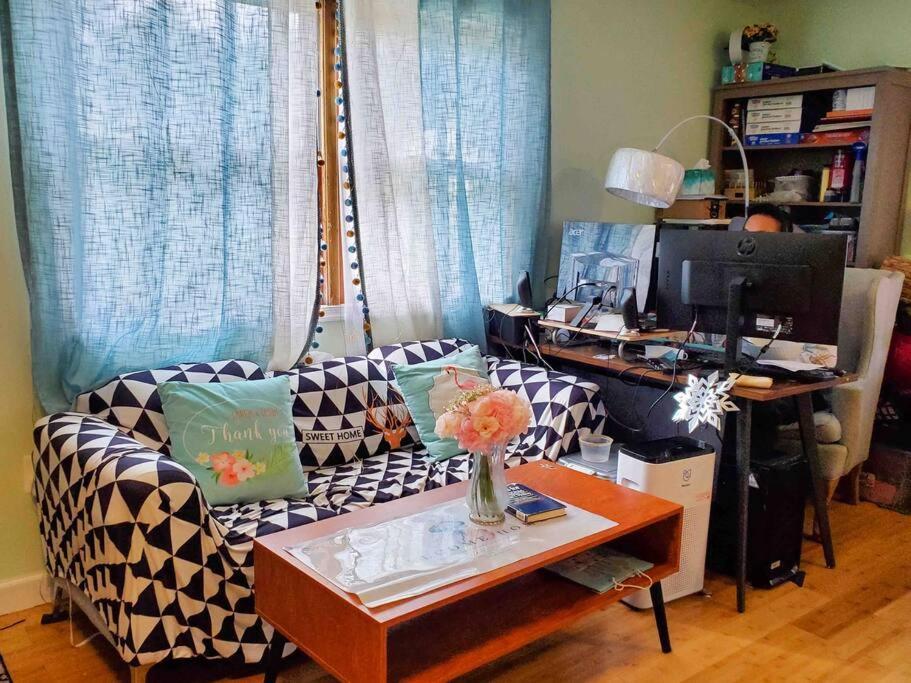 5 Star Room/Close To Town Center And Everything/5 Min Walk Metro Rockville Exterior foto